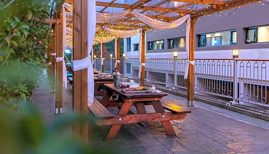 Friemily Pool Villa & Hotel