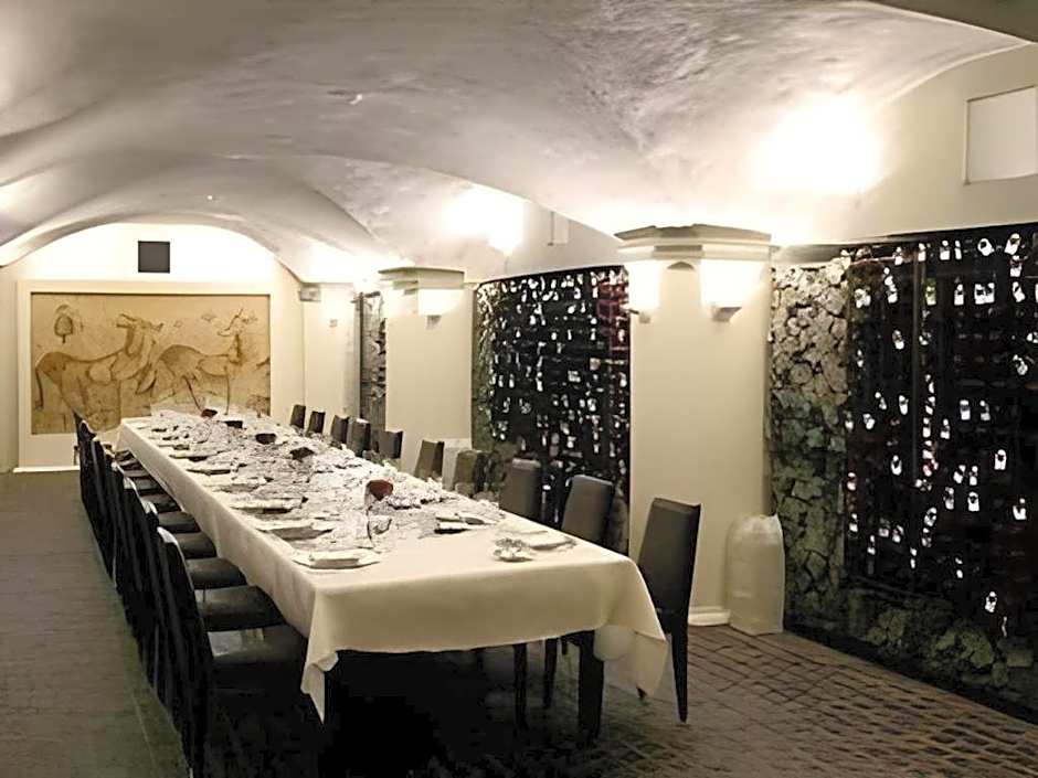 Fifteen Beacon Hotel