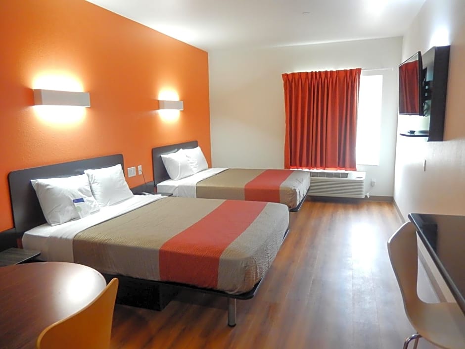 Motel 6-Tulsa, OK