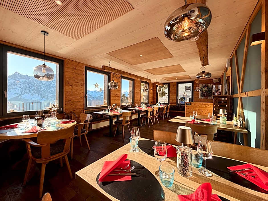 Berggasthaus Eggberge - Boutique Mountain Hotel - Access via Cablecar