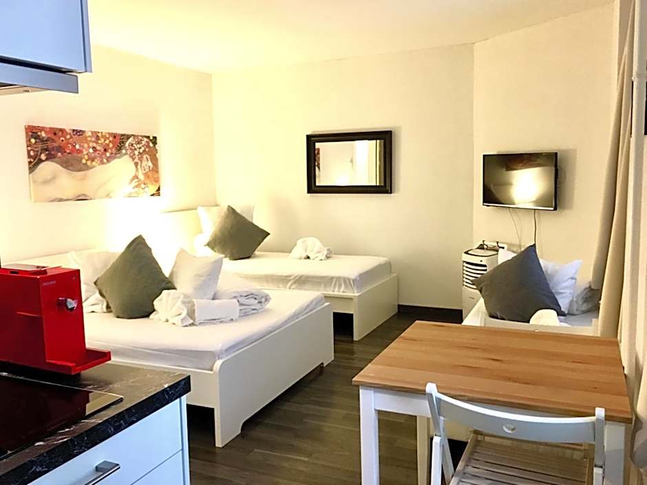 INSIDE Five Hotel