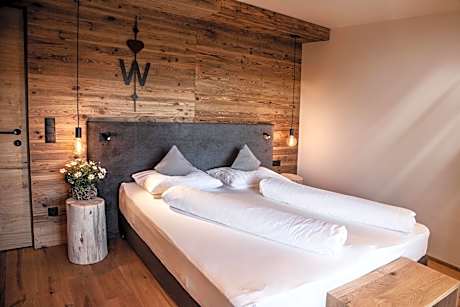 Two-Bedroom Apartment with Mountain View