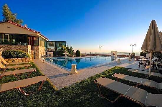 Rafkos Mansion with Private Pool and Amazing View