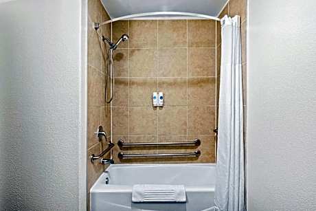 King Suite - Accessible/Non-Smoking