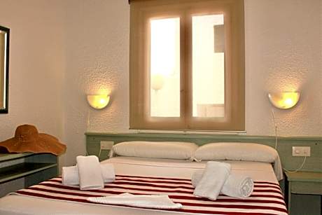 2 BEDROOM APARTMENT GARDEN VIEW WITH AIR CONDITIONING 3+2