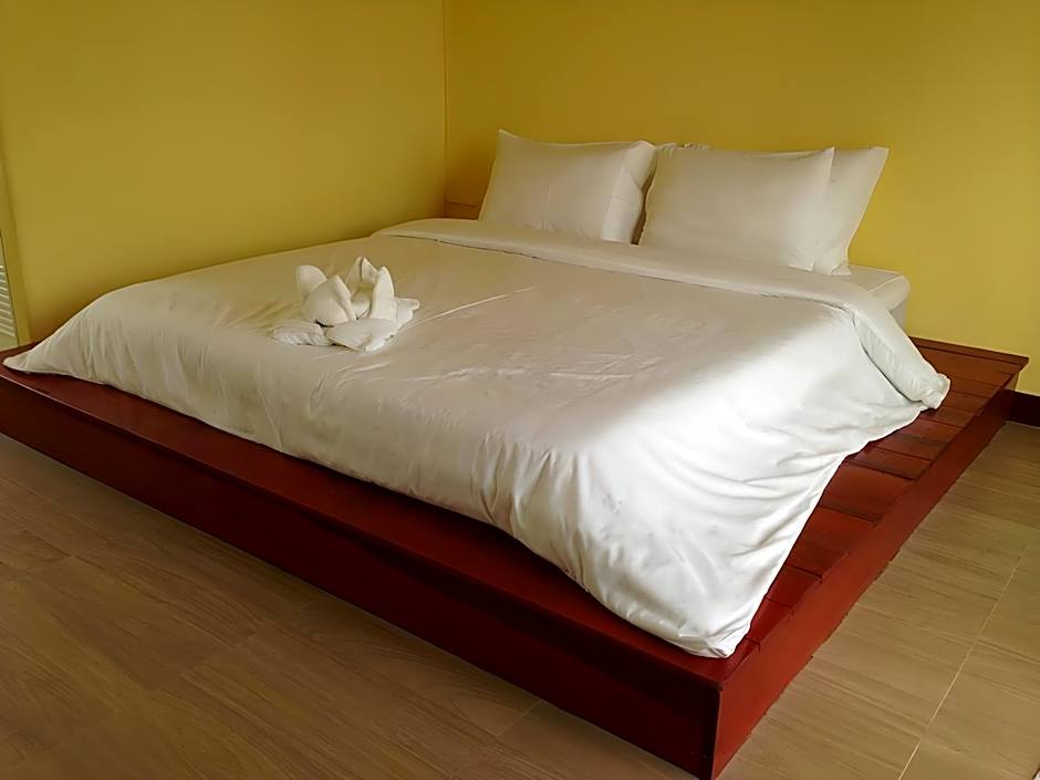 Baan Chom Jan Suan Phung