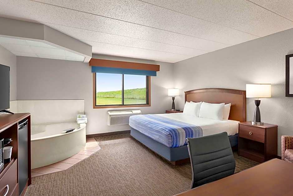 AmericInn by Wyndham Fergus Falls - Conference Center