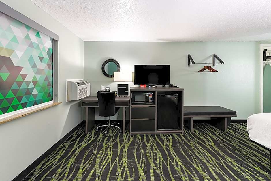 Baymont by Wyndham Liberty MO