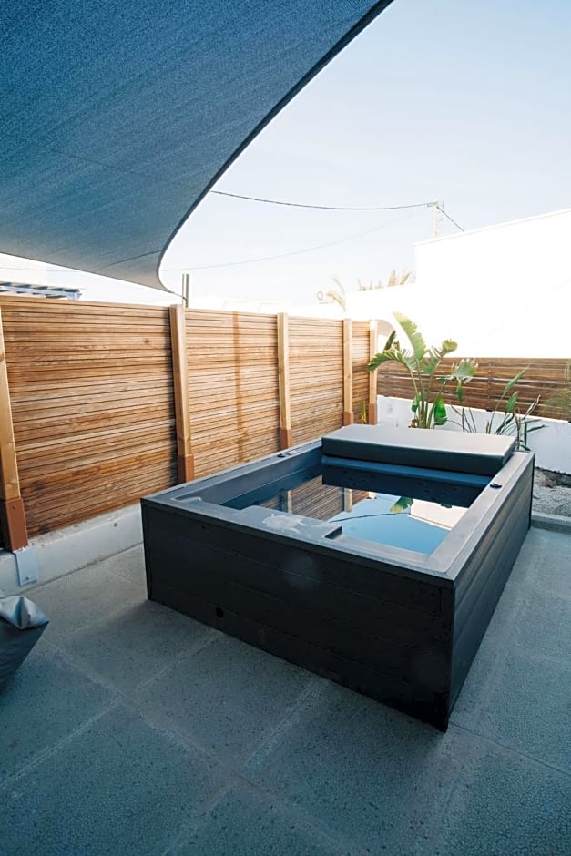 Mesanto Luxury Suites