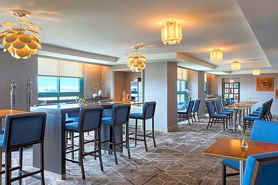 Renaissance Los Angeles Airport Hotel