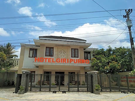 Hotel Giri Purwo