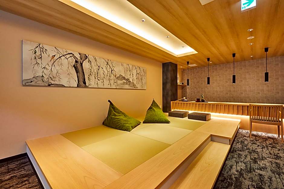 Rinn Shirakawa South