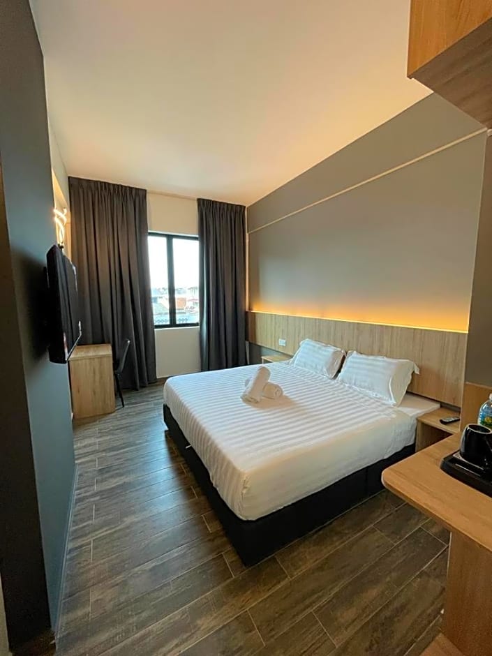 DJ Citi Plaza Hotel & Suites