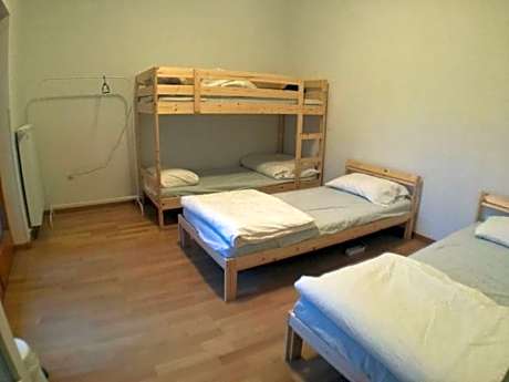 Bed in 4-Bed Mixed Dormitory Room