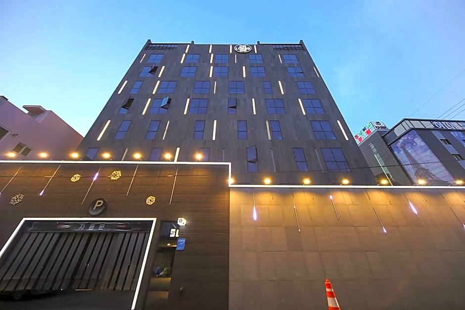 Louis Boutique Hotel