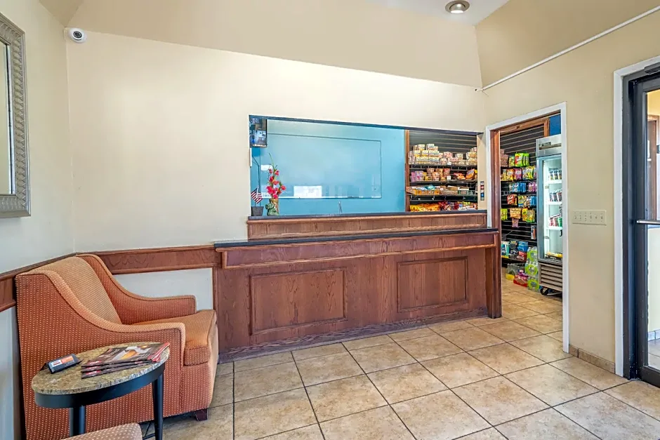 Econo Lodge Inn & Suites Downtown San Antonio