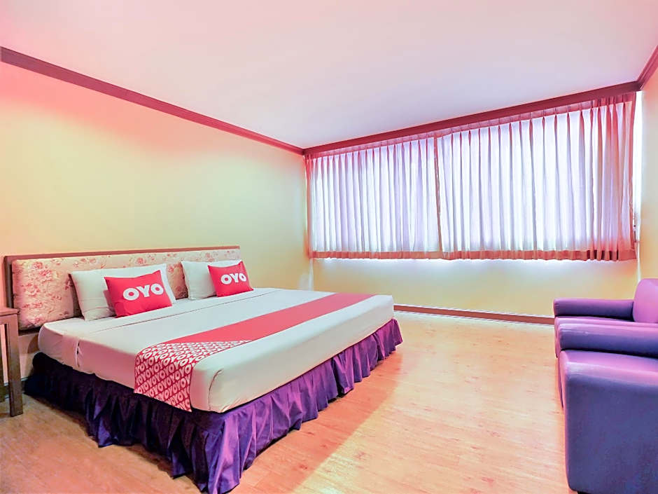 OYO 565 Trang Hotel