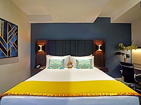 Deluxe Room with 1 Kingsize Bed