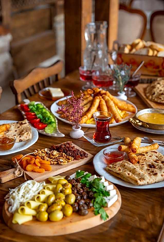 Meymune Valide Konağı