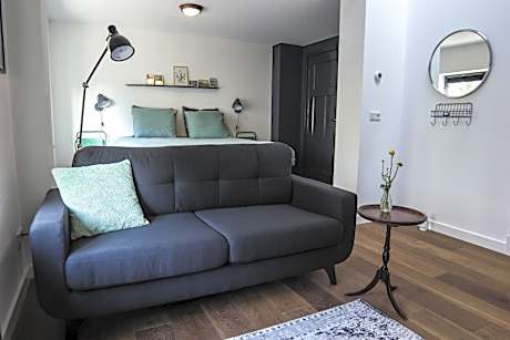 Quadruple Room with Private Bathroom