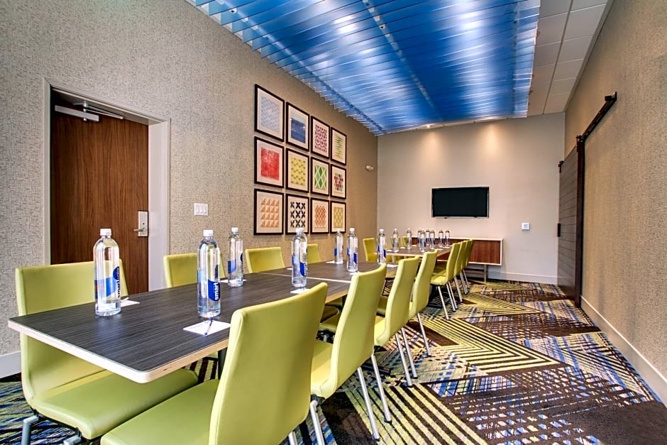 Holiday Inn Express & Suites Charleston NE Mt Pleasant US17 By IHG