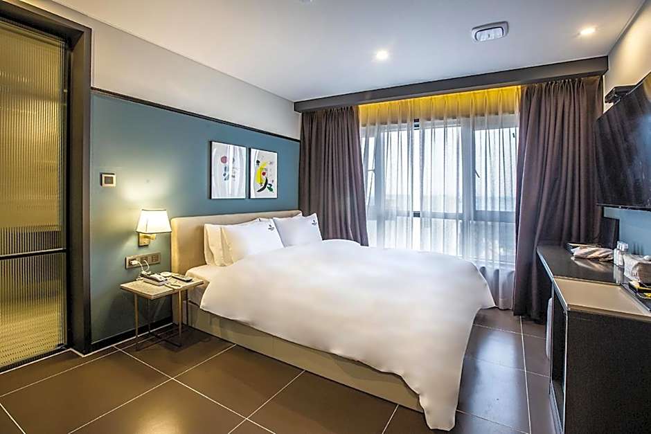 Brown Dot Gijang Yeonhwari