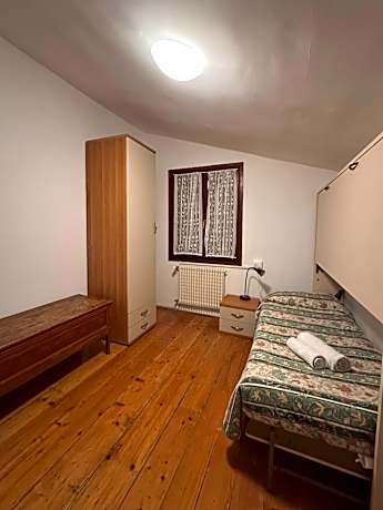 Single Room with Private Bathroom