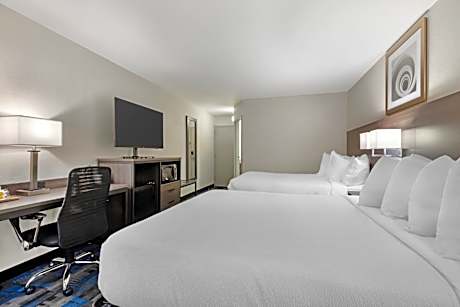 Queen Beds Room with Two Queen Beds - Non-Smoking