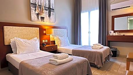 Classic Double or Twin Room with Garden View