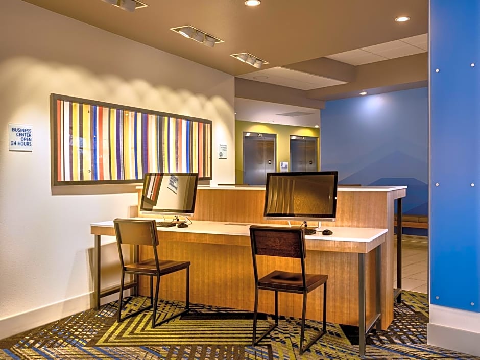 Holiday Inn Express & Suites Salem North-Keizer