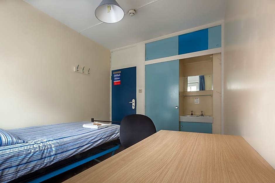 LSE Carr-Saunders Hall