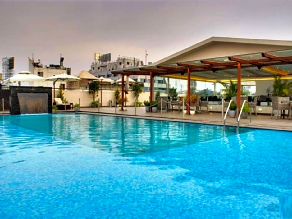 The Grand Magrath Hotel