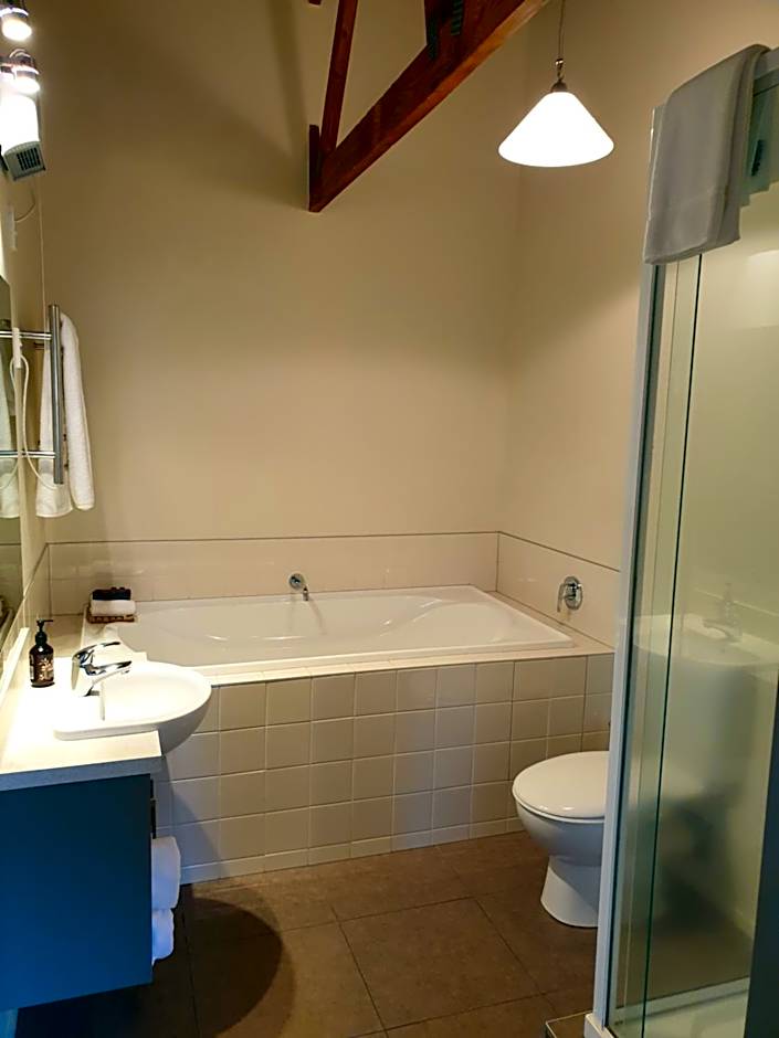 The Hobbit Motorlodge