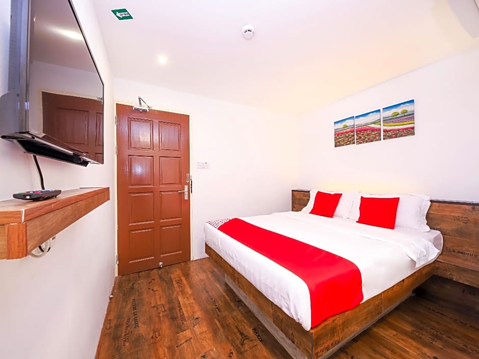 OYO 836 Mandurah Room & Cafe