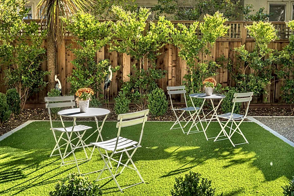 The George - Luxury Boutique Inn