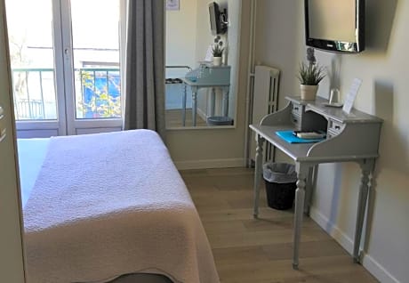 Chambre Standard Double - Vue sur Rue