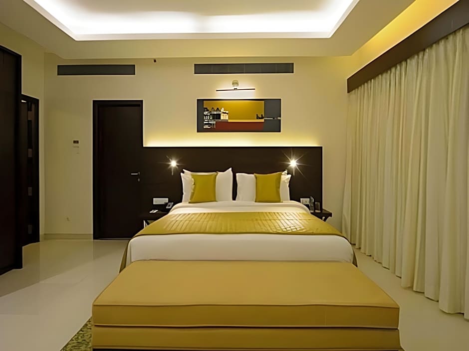 Hotel Naveen Lakeside