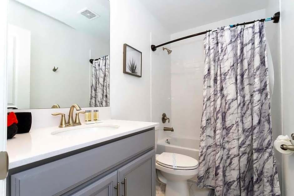 Super nice and spacious 9BDR home