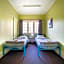 YHA Newcastle Beach