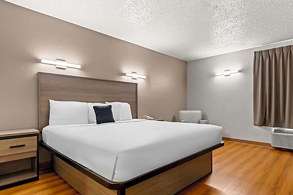 Red Lion Inn & Suites Pontoon Beach