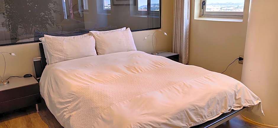 4 on Pritchard Luxury Suites