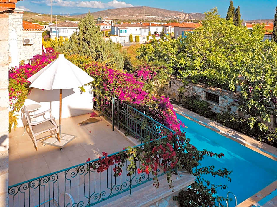 Alacati Zeytin Konak Hotel