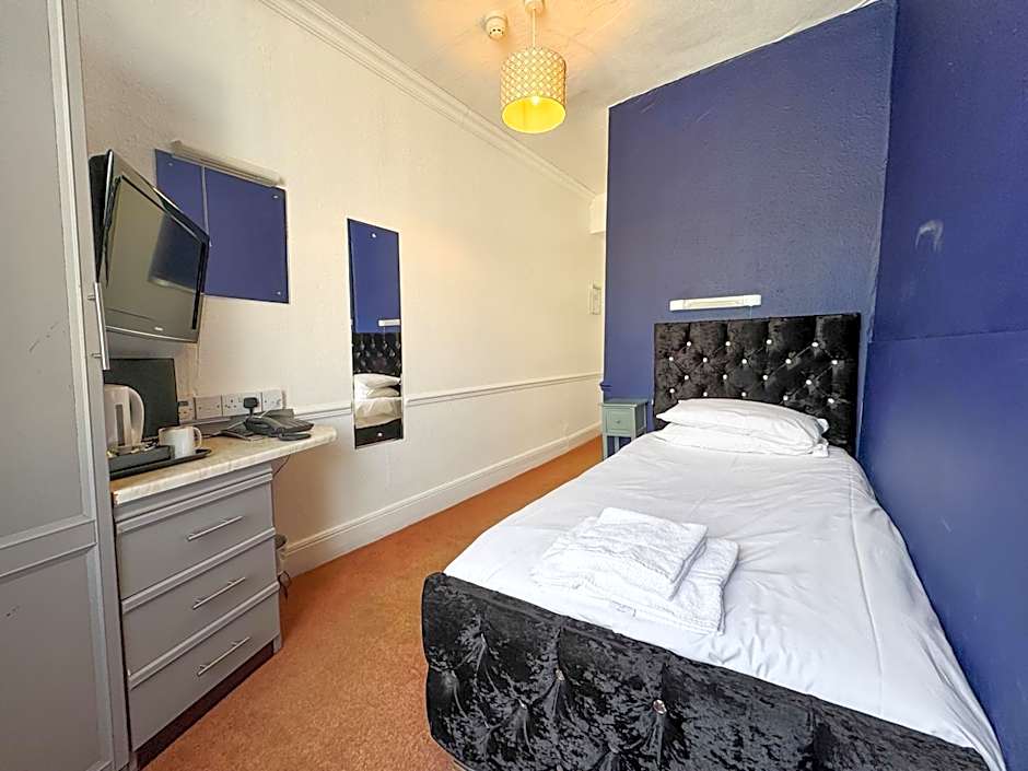 Delmont Hotel & View Restaurant