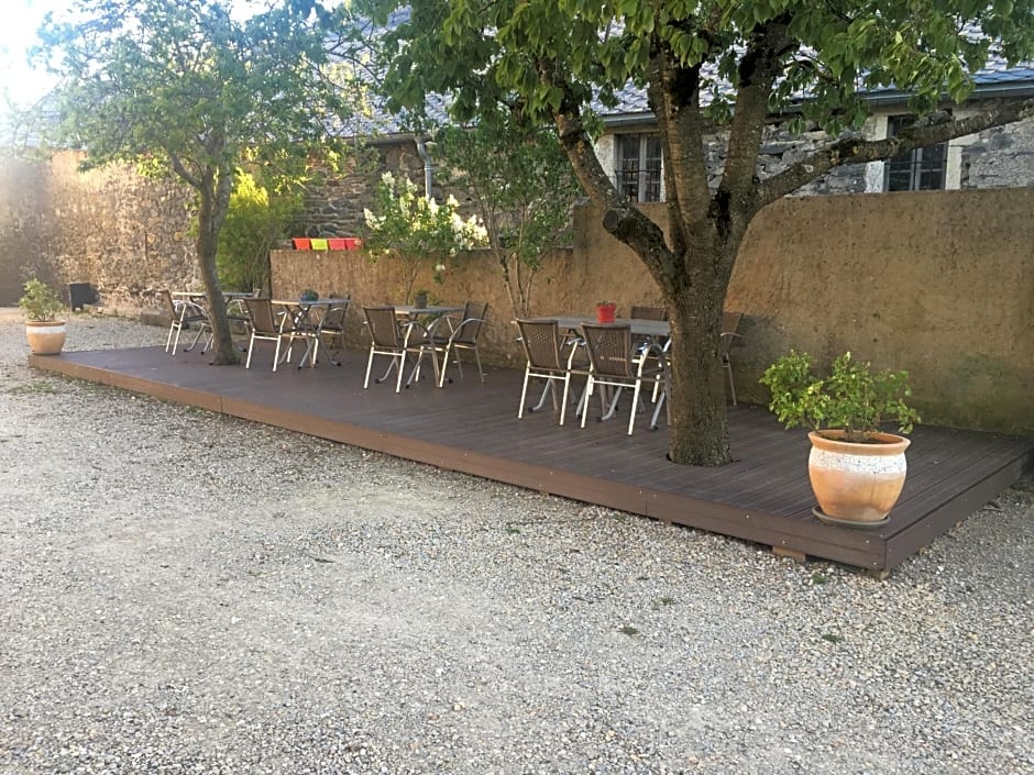 AUX PORTES D'AUBRAC studio 2 personnes