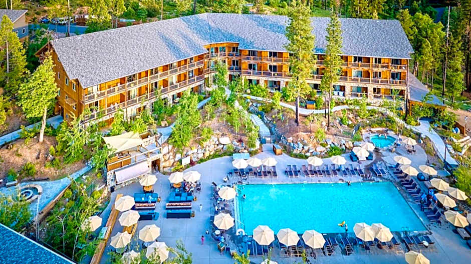 Rush Creek Lodge at Yosemite
