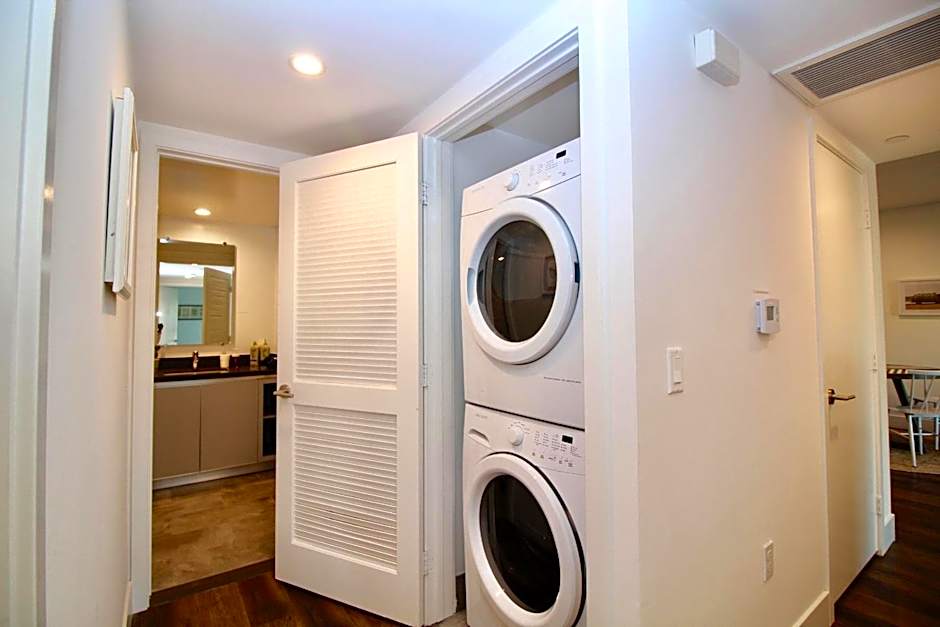 Los Angeles Premium Suites with Free Parking