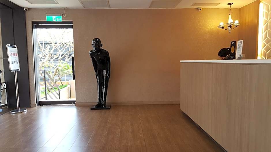 The Riverside Hotel Hengchun