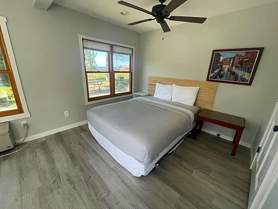 Lake Bluff Inn and Suites