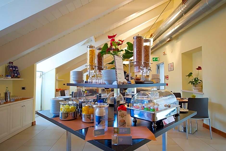 Best Western Crystal Palace Hotel