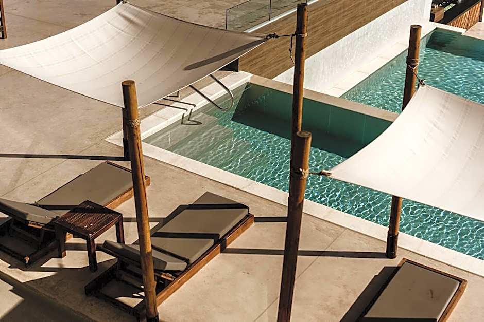 Cavo Zoe Seaside Hotel